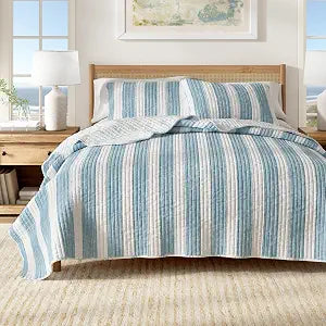 Great Bay Home Full/Queen Coastal Quilt Bedding Set, Summer Coastal Quilt with Shams, Beach 3-Piece Reversible All Season Bedspread Quilt Set. Lightweight Nautical Quilted Coverlet. Blue.