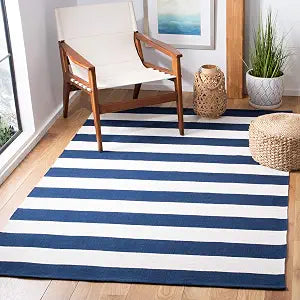 SAFAVIEH Montauk Collection Area Rug - 5' Square, Navy & Ivory, Handmade Flatweave Cotton, Woven Texture, Farmhouse Stripe Pattern, Ideal for Living Room, Bedroom, Dining Space (MTK712H)