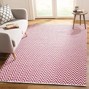 SAFAVIEH Montauk Collection Accent Rug - 2'6" x 4', Red & Ivory, Handmade Chevron Cotton, Ideal for High Traffic Areas in Entryway, Living Room, Bedroom (MTK812K)
