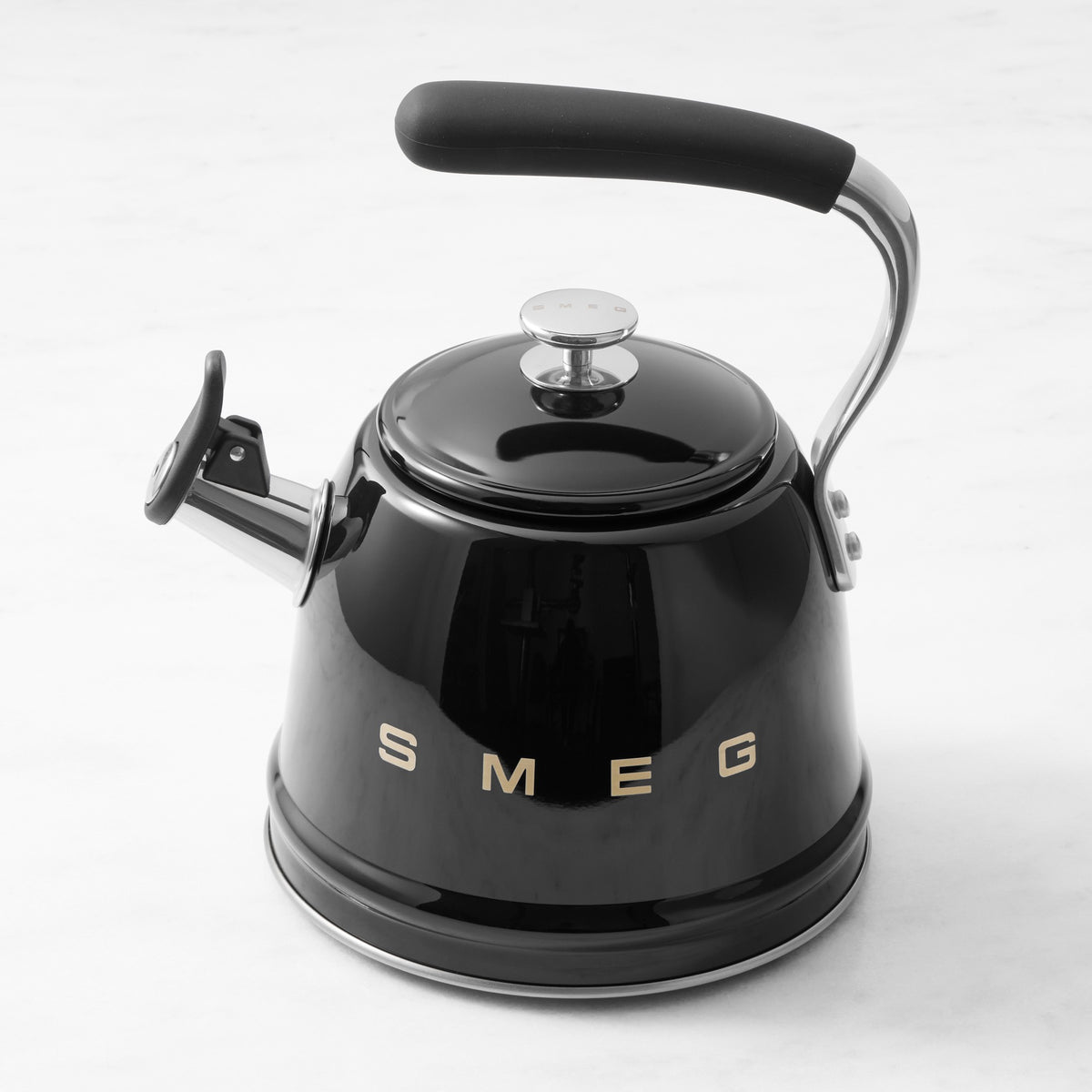 SMEG Stainless-Steel Whistling Tea Kettle, 2.5-Qt.,Black,