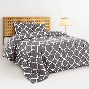 LUX D��cor Reversible 4pc Twin Comforter Set, Printed Bedding Set, All-in-One Bed in a Bag, Includes 1 Comforter, 1 Pillow Sham, 1 Decor Pillow & 1 Bed Skirt (Quatrefoil Grey,Twin)