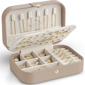 VLANDO Travel Jewelry Case, Portable Jewelry Earring Box Organizer