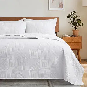Lavsiry White Quilt Full/Queen Size, 3 Pieces Bedspread Set