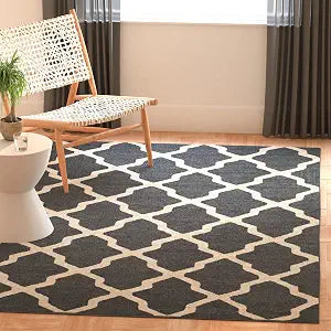 SAFAVIEH Cambridge Collection Accent Rug - 3' x 5', Dark Grey & Ivory, Handmade Trellis Wool, Ideal for High Traffic Areas in Entryway, Living Room, Bedroom (CAM121X)