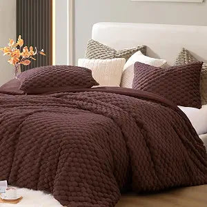 CASAAGUSTO Fluffy Queen Comforter Set, Burgundy Luxury Rabbit Faux Fur Comforter Set Queen Size, 3 Pieces Soft Fuzzy Warm Bedding Set for Winter Autumn, Thick Plush Bed Comforter with 2 Pillowcases