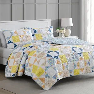 Martha Stewart Twin Size Quilt Bedding Set - 2 Piece, Soft Washed Microfiber, Bedspread, Reversible, All Season, 1 Quilt, 1 Standard Pillow Sham, Blue, White & Blue, Kite Ditsy Patchwork Print