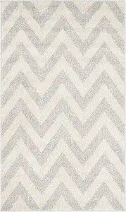 SAFAVIEH Amherst Collection Accent Rug - 2'6" x 4', Light Grey & Beige, Chevron Design, Non-Shedding & Easy Care, Ideal for High Traffic Areas in Entryway, Living Room, Bedroom (AMT419B)