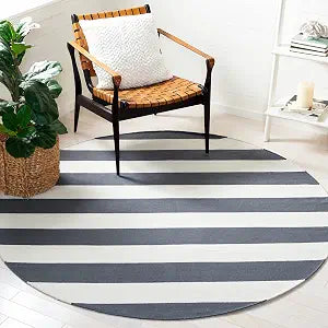 SAFAVIEH Montauk Collection Area Rug - 4' Round, Rey & Ivory, Handmade Flatweave Cotton, Woven Texture, Farmhouse Stripe Pattern, Ideal for Living Room, Foyer, Bedroom, Dining Space (MTK712G)