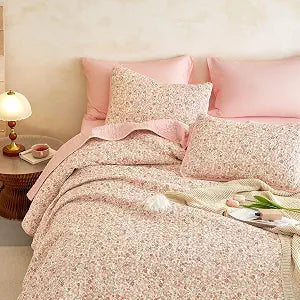 Wake In Cloud - Floral Quilt Set, Cute Vintage Flower Cottagecore Shabby Chic for Women Teen Girls, Reversible Lightweight Bedspread Coverlet, 3 Pieces, Cream Pink, Twin/Twin XL Size