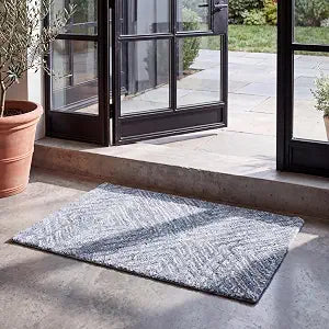 SAFAVIEH Abstract Collection Accent Rug - 2'3" x 4', Blue, Handmade Wool, Ideal for High Traffic Areas in Entryway, Living Room, Bedroom (ABT146M)