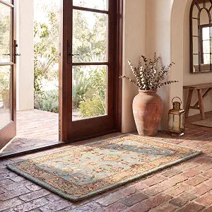 SAFAVIEH Heritage Collection Accent Rug - 2'3" x 4', Blue & Gold, Handmade Traditional Oriental Wool, Ideal for High Traffic Areas in Entryway, Living Room, Bedroom (HG958A)