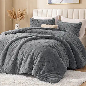 Love's cabin Fleece Queen Comforter Set, Fluffy Reversible Bedding, Grey