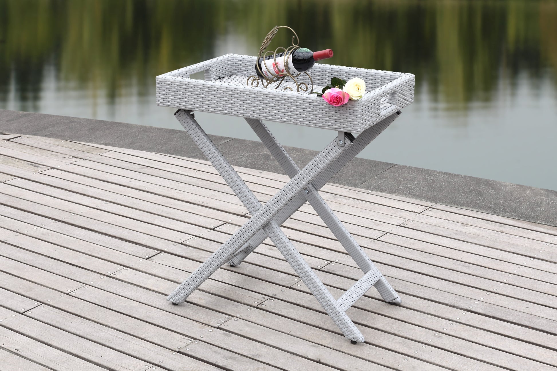 SAFAVIEH Bardia Outdoor Patio Wicker Folding Tray Table, Grey