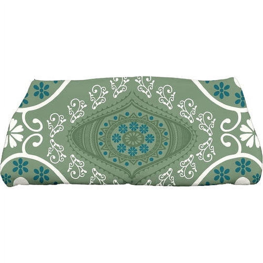 Simply Daisy 28" x 58" Illuminate Geometric Print Bath Towel