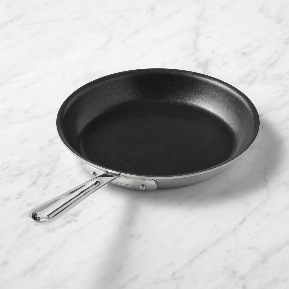 All-Clad D5 Stainless-Steel Pro Nonstick Omelette Fry Pans,D5 Stainless-Steel Nonstick Omelette Fry Pan\, 9",