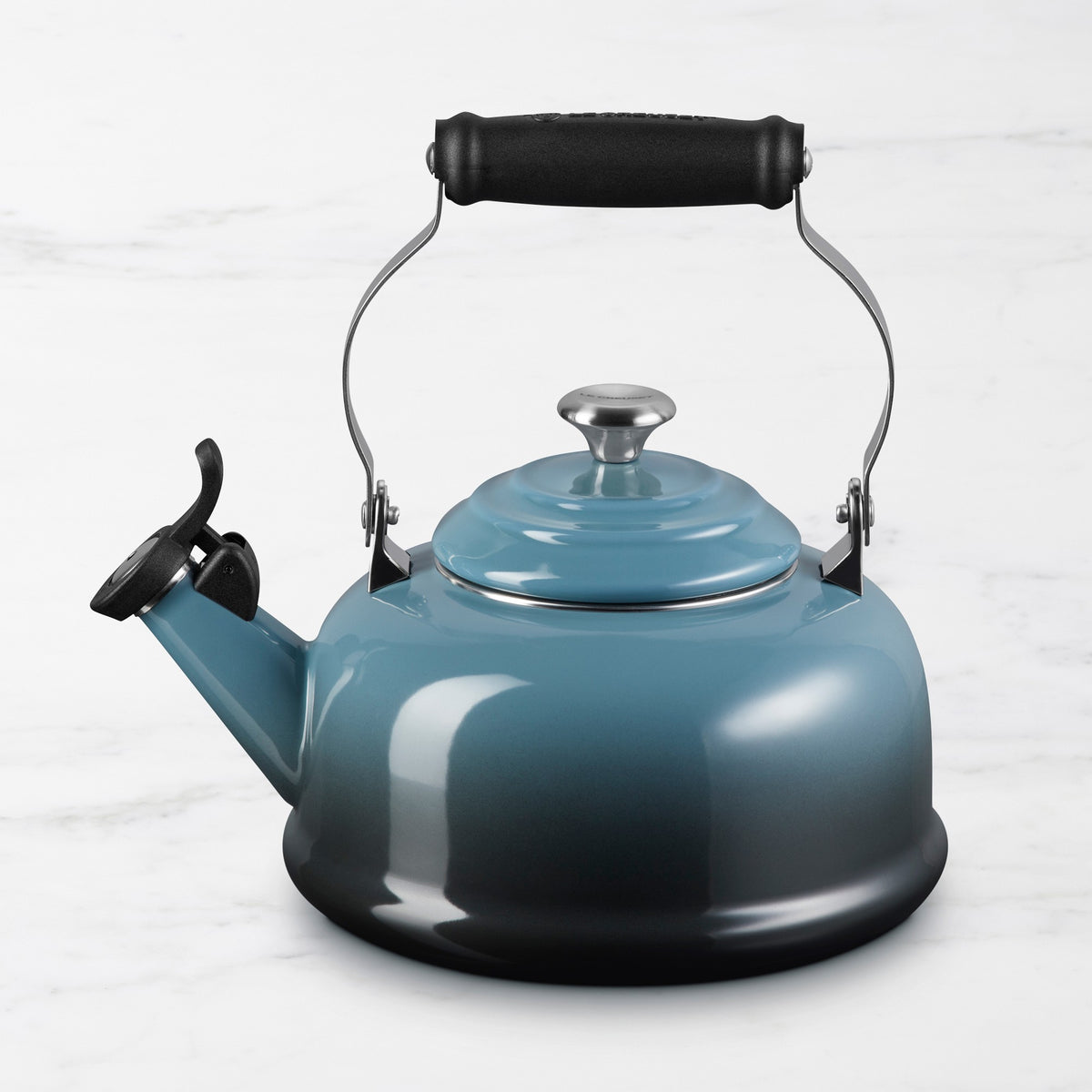 Le Creuset Classic Whistling Tea Kettle,Ocean,